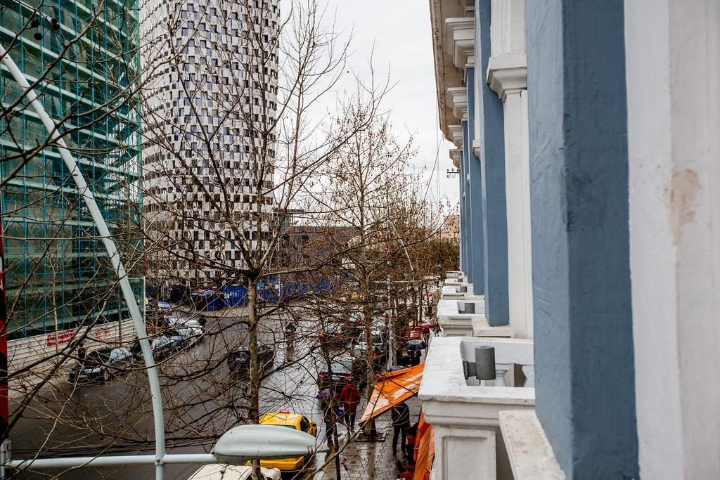 Living Hotel Tiranë Phòng bức ảnh