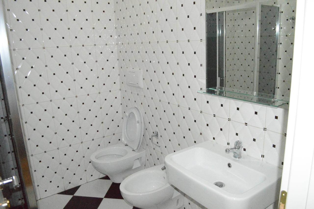 Living Hotel Tiranë Ngoại thất bức ảnh