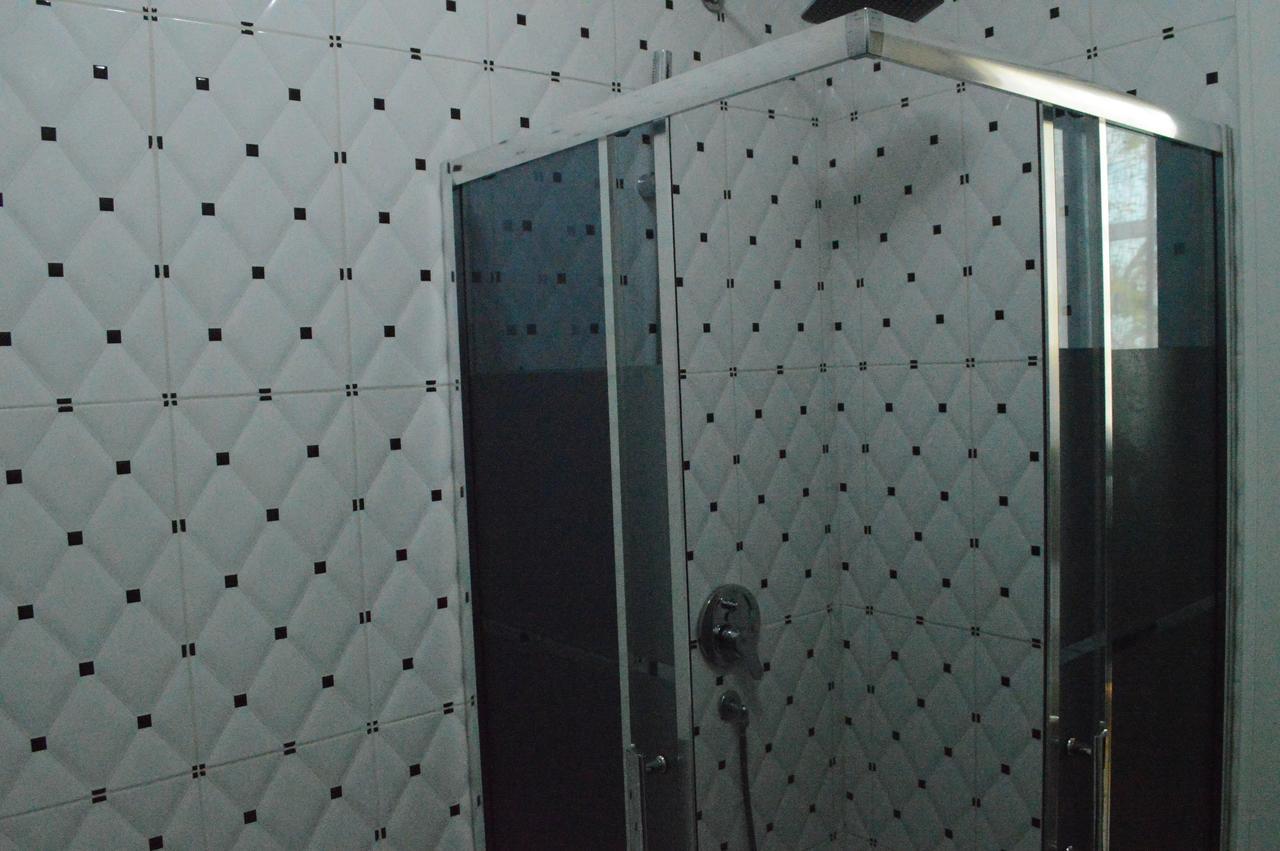Living Hotel Tiranë Ngoại thất bức ảnh
