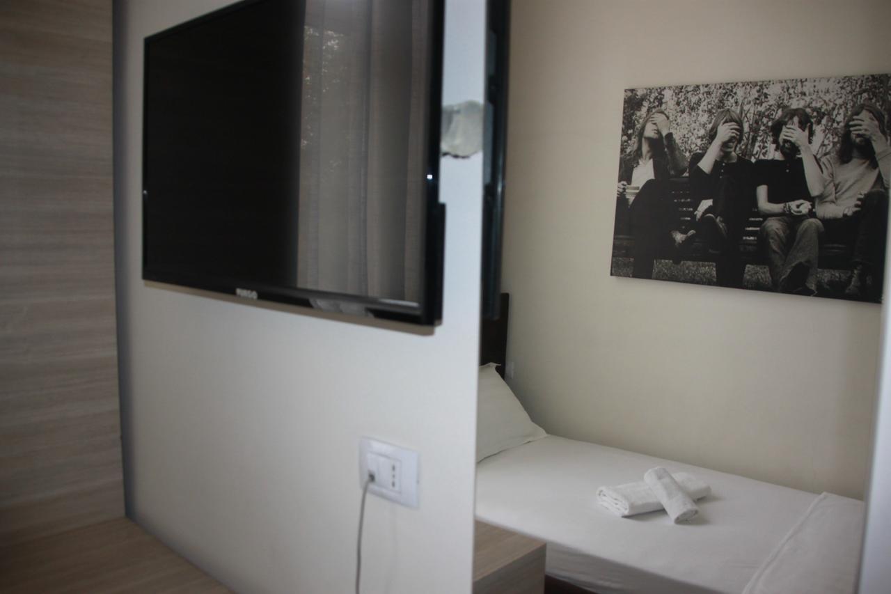 Living Hotel Tiranë Ngoại thất bức ảnh