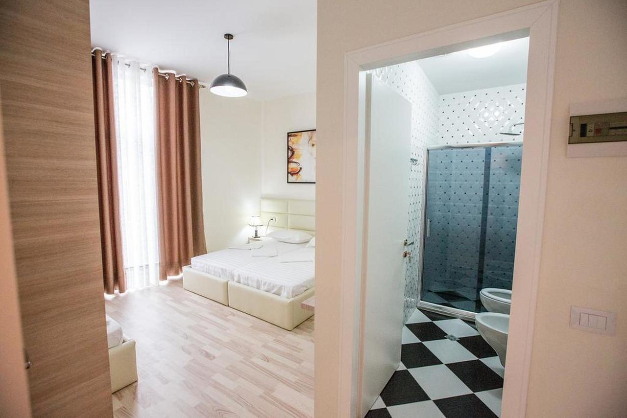 Living Hotel Tiranë Ngoại thất bức ảnh